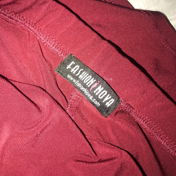 Fashion nova skirt - Picture 3 of 4